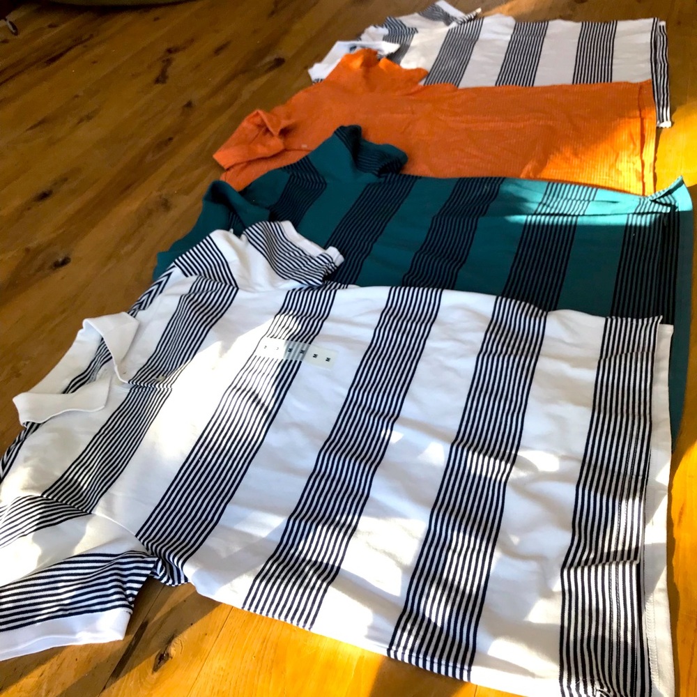 4 medium old navy polo shirts